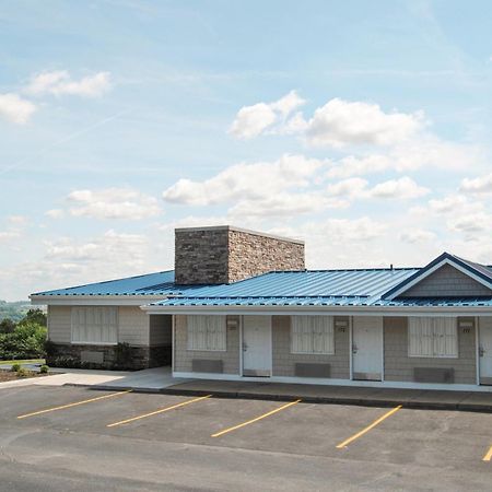 Americas Best Value Inn & Suites St Clairsville Wheeling St. Clairsville Dış mekan fotoğraf