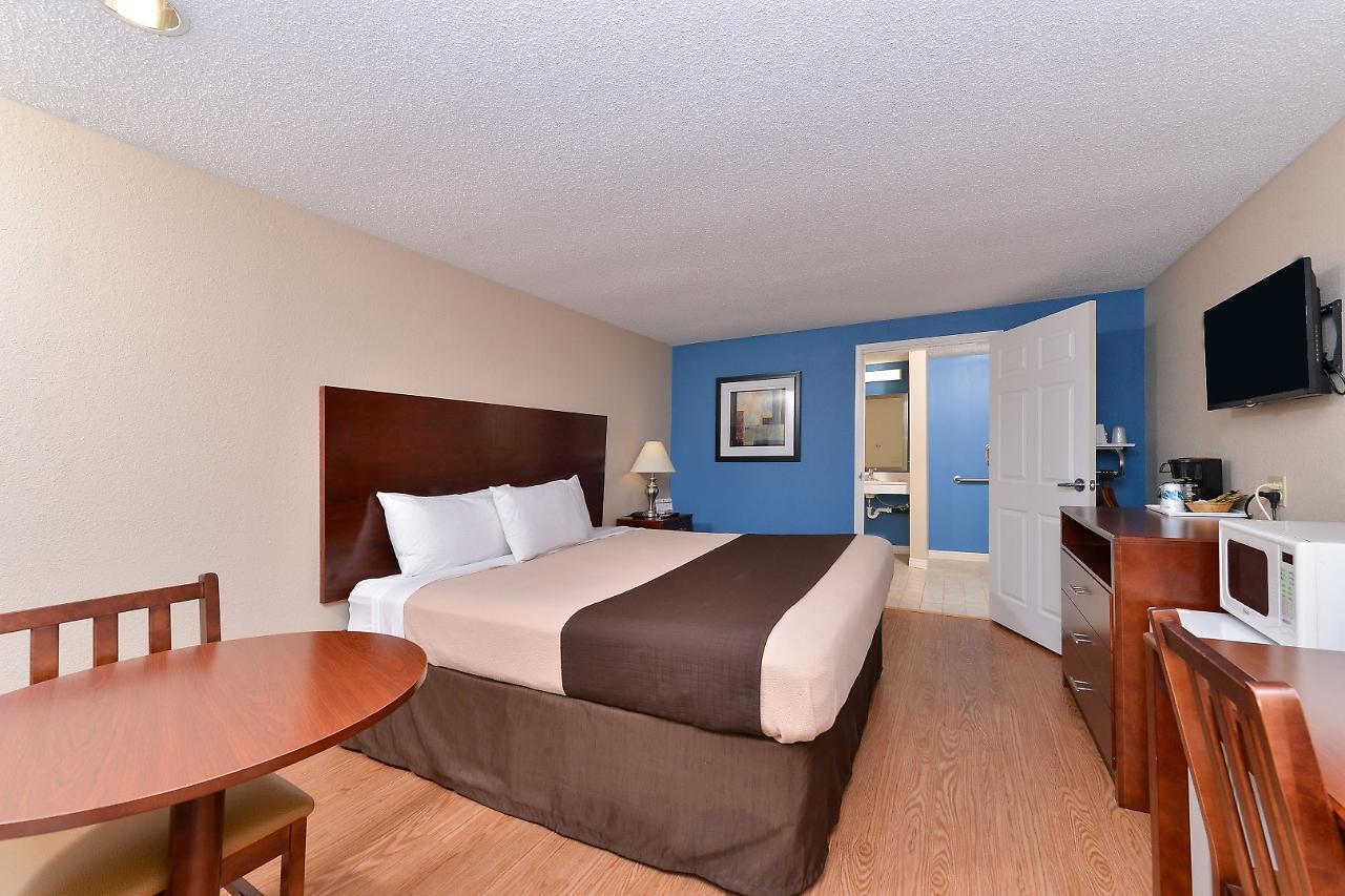 Americas Best Value Inn & Suites St Clairsville Wheeling St. Clairsville Dış mekan fotoğraf