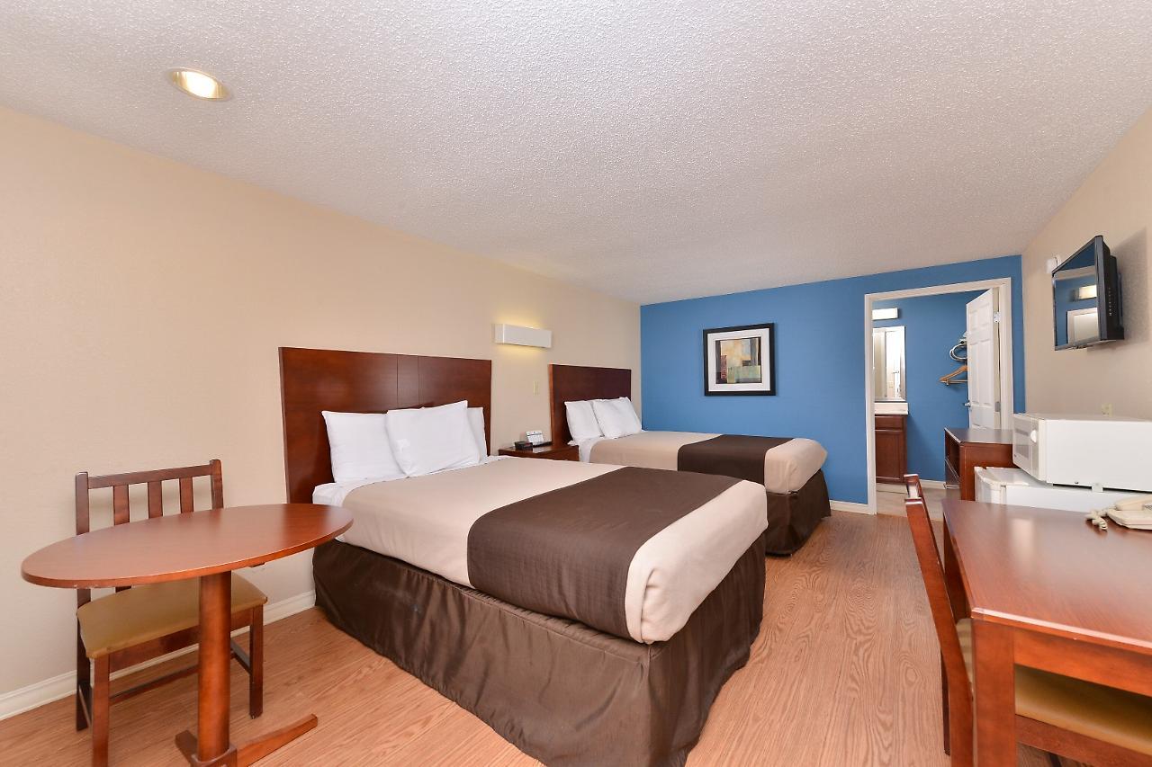Americas Best Value Inn & Suites St Clairsville Wheeling St. Clairsville Dış mekan fotoğraf