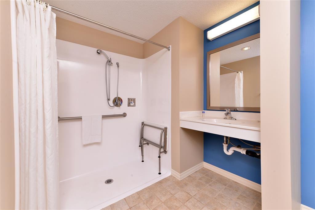 Americas Best Value Inn & Suites St Clairsville Wheeling St. Clairsville Oda fotoğraf