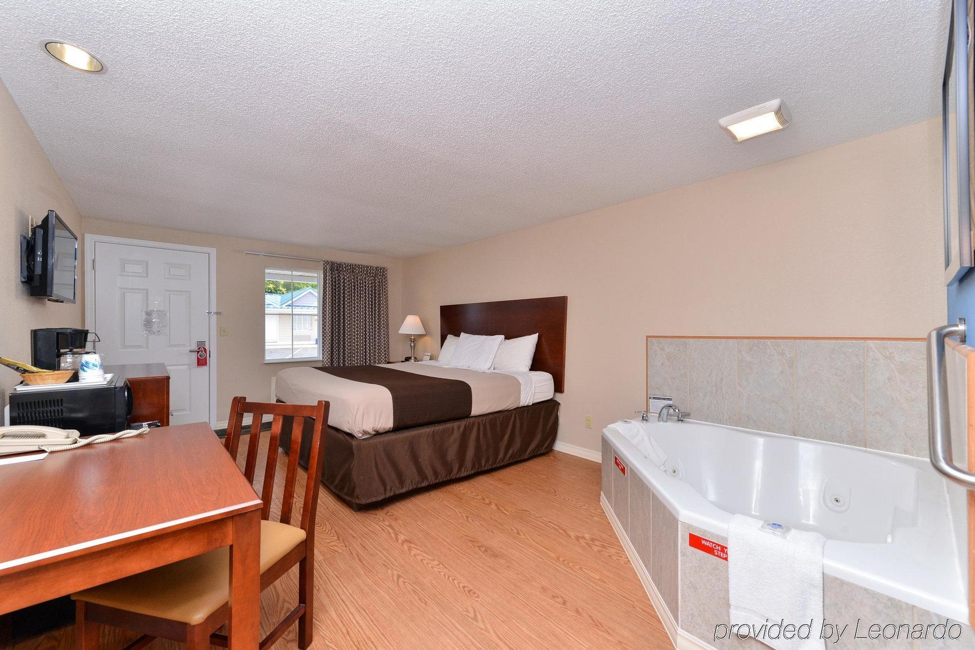 Americas Best Value Inn & Suites St Clairsville Wheeling St. Clairsville Dış mekan fotoğraf