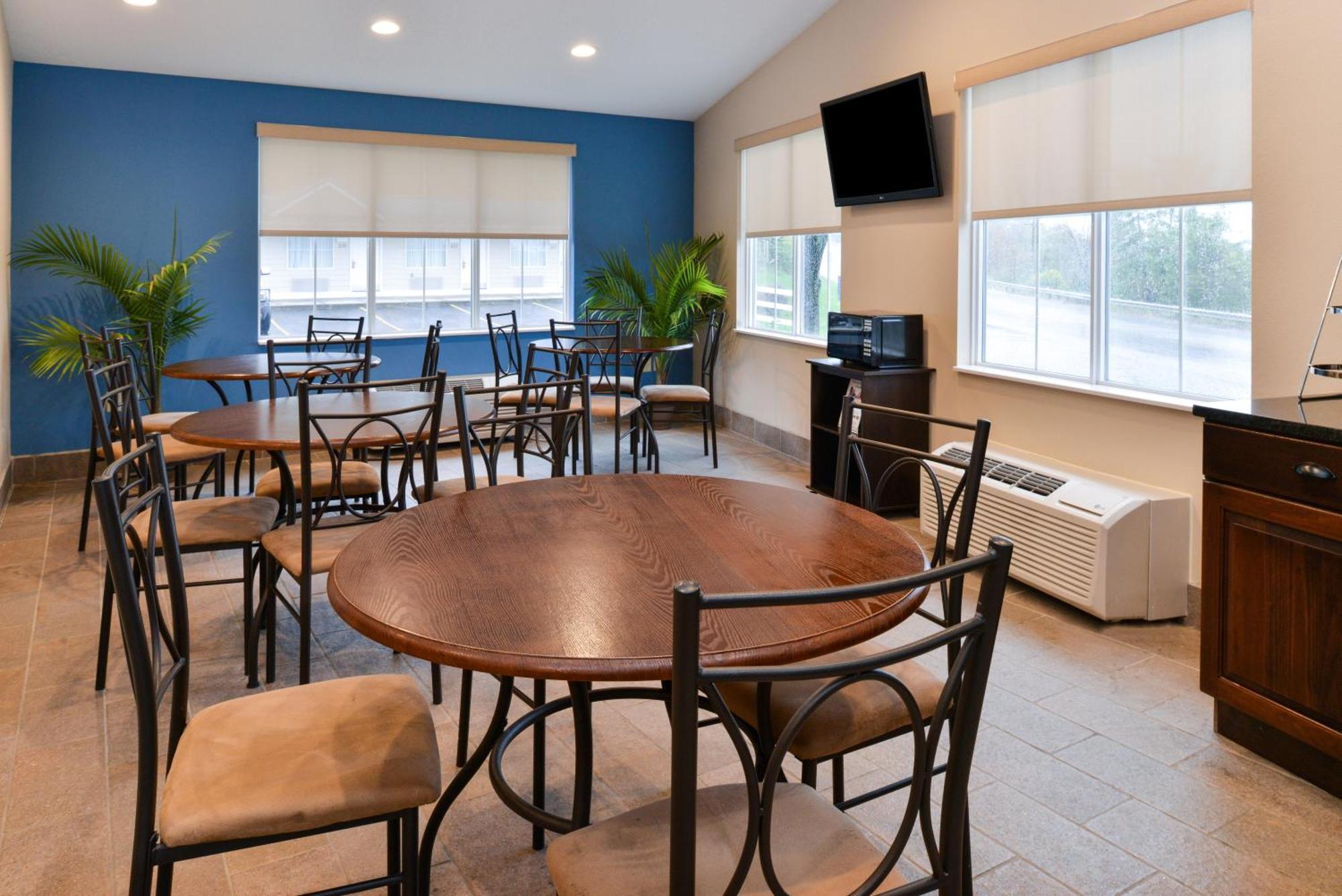 Americas Best Value Inn & Suites St Clairsville Wheeling St. Clairsville Dış mekan fotoğraf