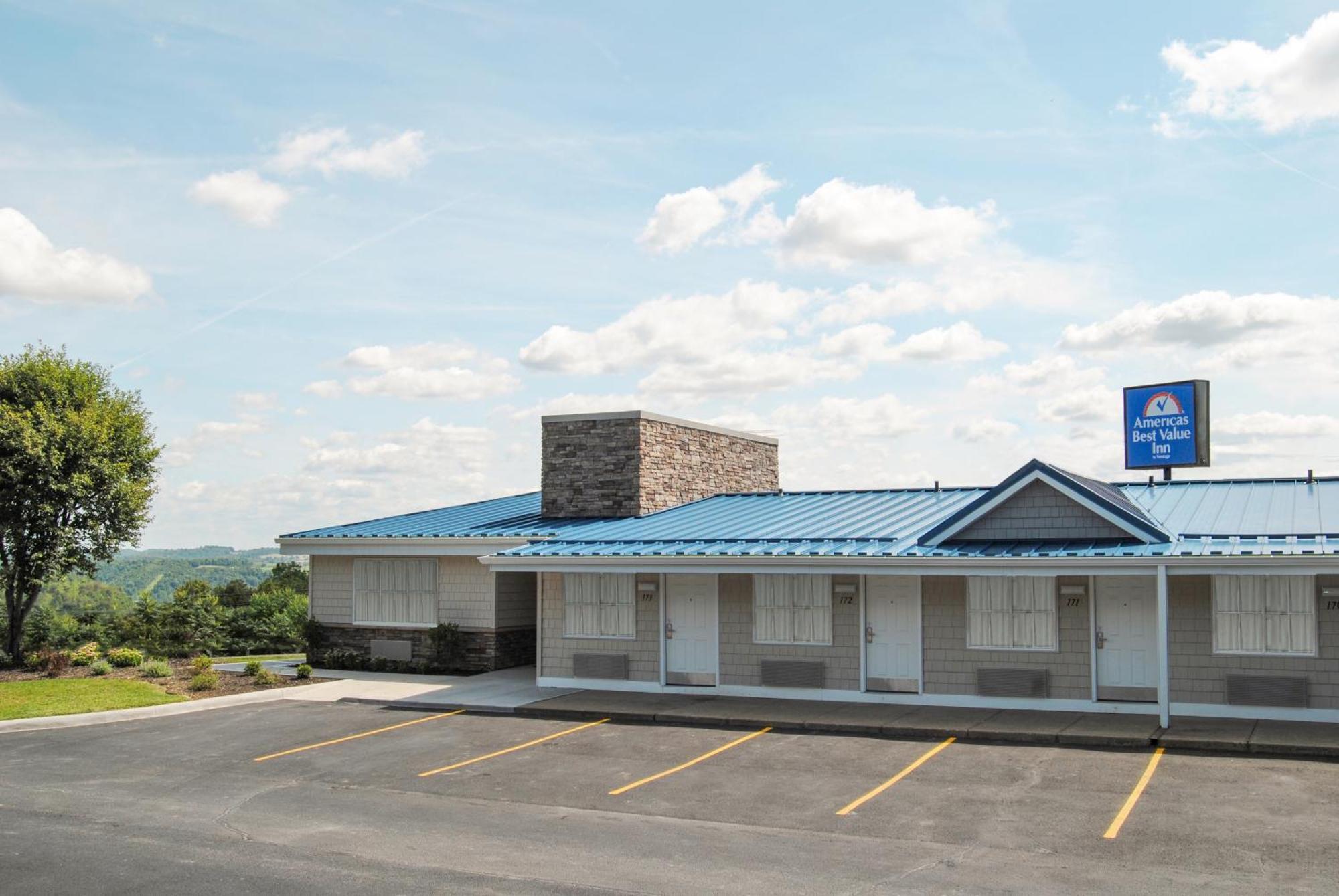Americas Best Value Inn & Suites St Clairsville Wheeling St. Clairsville Dış mekan fotoğraf