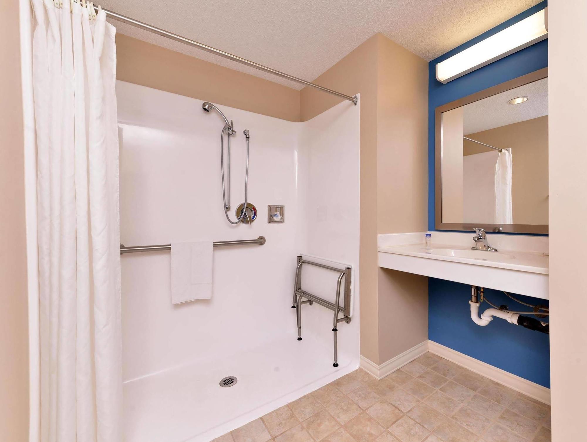 Americas Best Value Inn & Suites St Clairsville Wheeling St. Clairsville Dış mekan fotoğraf