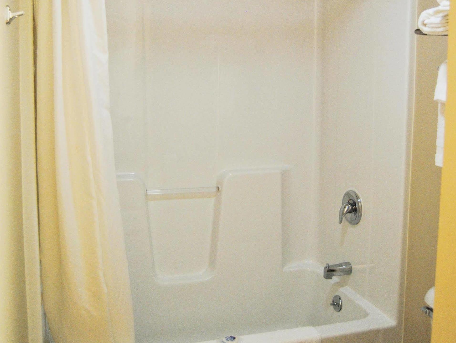 Americas Best Value Inn & Suites St Clairsville Wheeling St. Clairsville Dış mekan fotoğraf